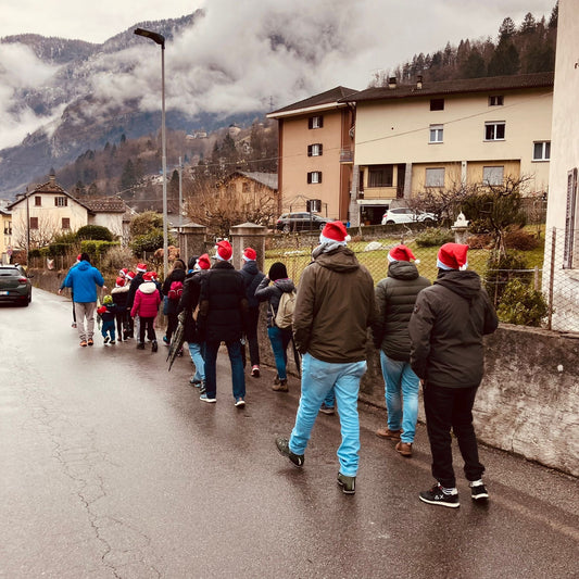 Il Natale Incantato della Mamma in Ossola: Magia e Natura ai Presepi sull'Acqua di Crodo