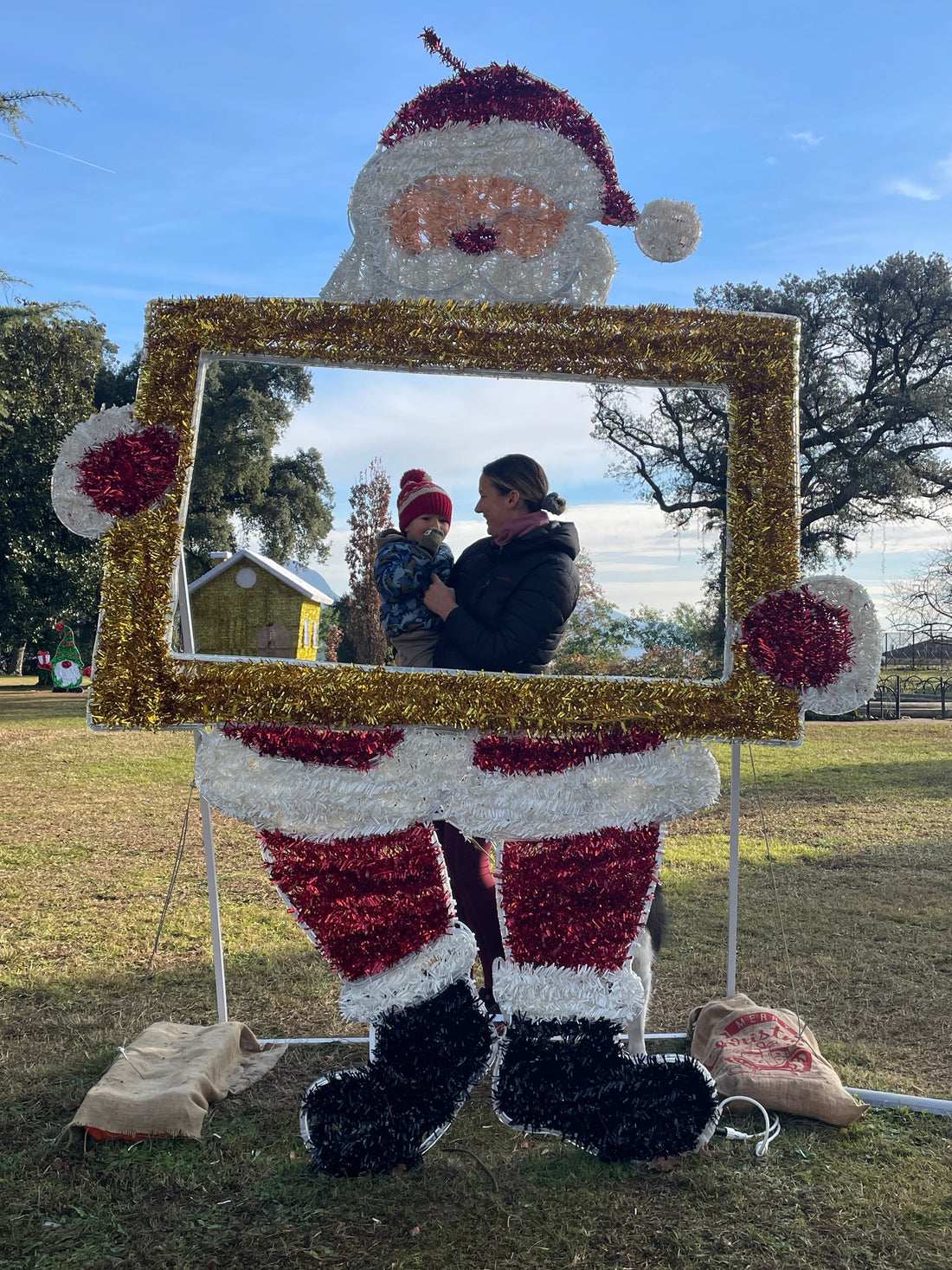✨ Magia di Natale a Baveno: Villa Fedora e il Percorso Incantato, Perfetto per il Passeggino!